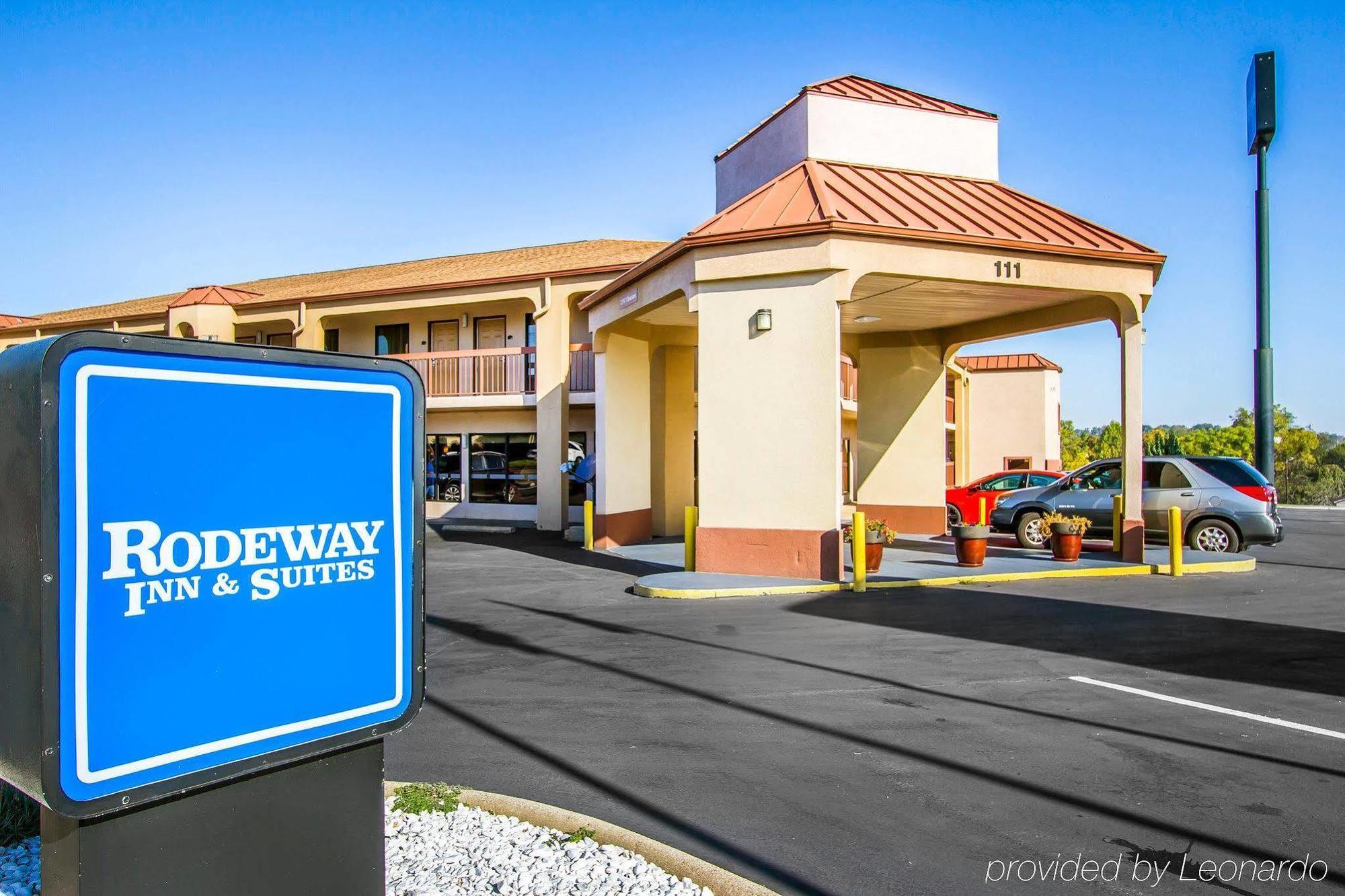 Rodeway Inn & Suites Clarksville Exterior foto