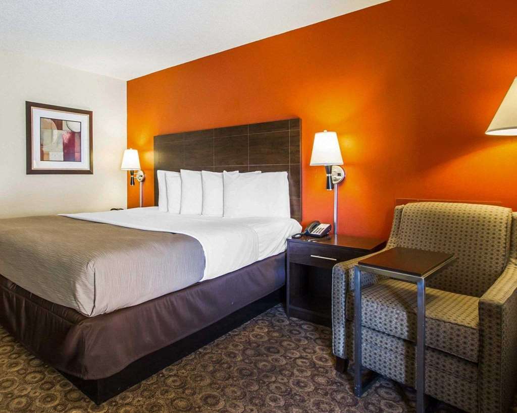 Rodeway Inn & Suites Clarksville Cameră foto