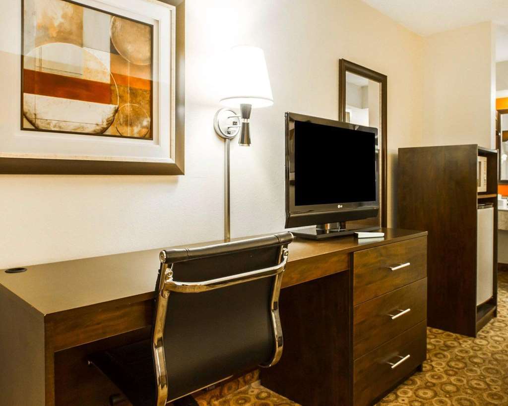 Rodeway Inn & Suites Clarksville Cameră foto