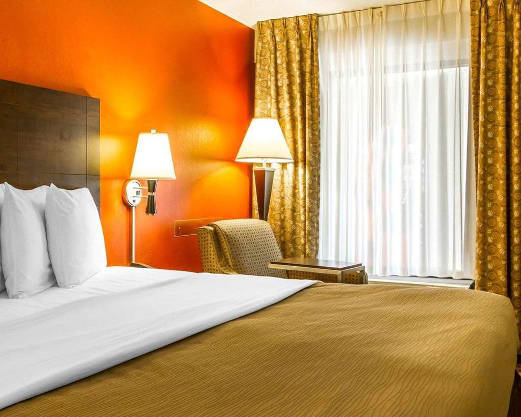 Rodeway Inn & Suites Clarksville Cameră foto